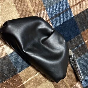 Elegant Black Leather Men's Gloves